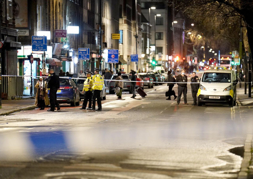 Три жени и 7-годишно момиче бяха ранени при стрелба близо до църква в Лондон