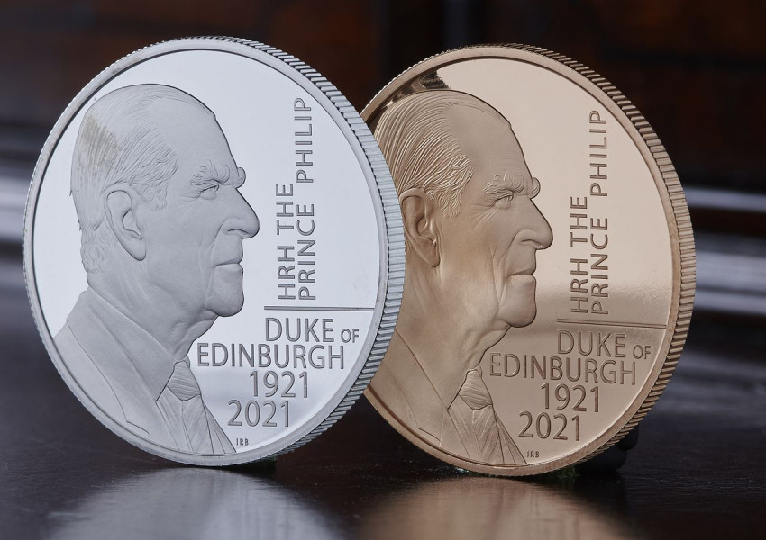 Великобритания изсече нова монета от 5 паунда в памет на принц Филип