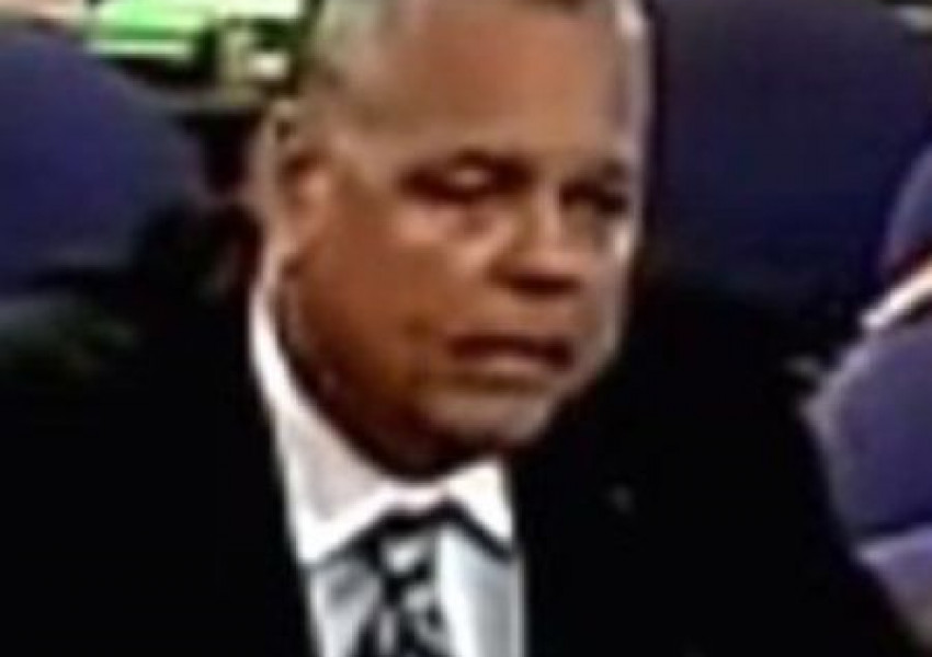 Въоръжен полицай гледал трагедията в Паркланд, без да се намеси