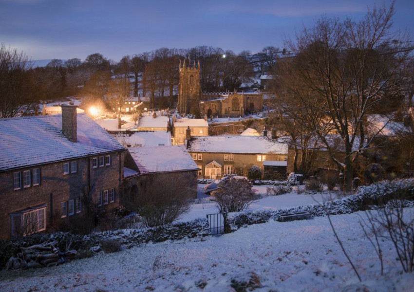 Великобритания се събуди под снежна покривка! (СНИМКИ)