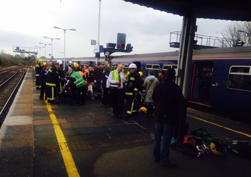 Девет ранени при влакова катастрофа