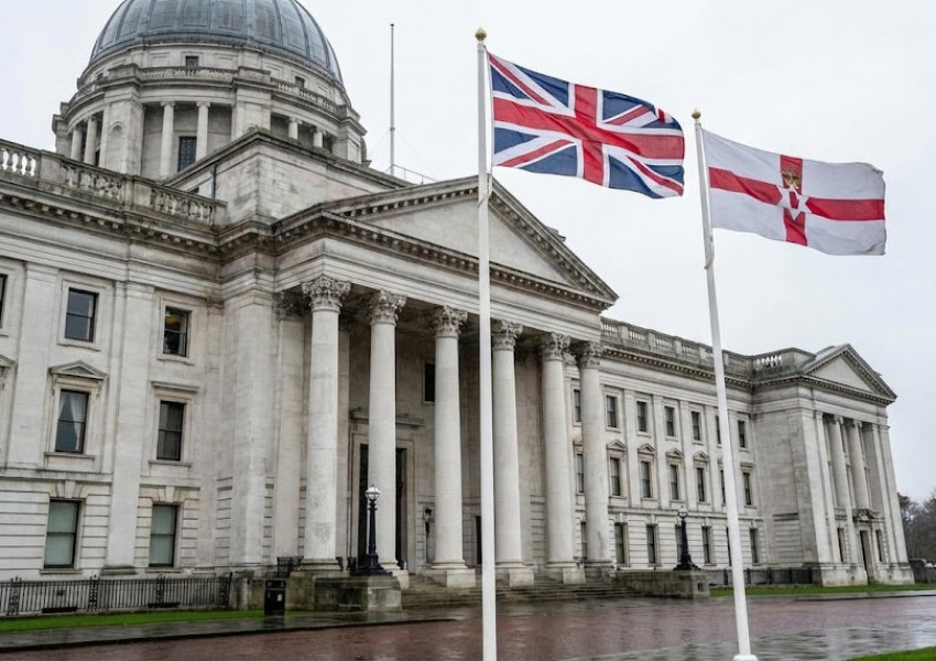 Референдум за обединена Ирландия до 2030 г.? Първият министър иска "план" за връщане в ЕС чрез обединение с Дъблин Референдум за обединена Ирландия до 2030 г.? Първият министър иска "план" за връщане в ЕС чрез обединение с Дъблин