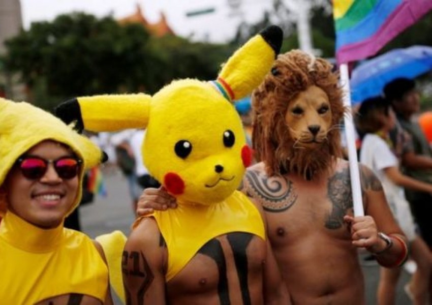 Десетки хиляди на най-мащабното гей събитие в Тайван