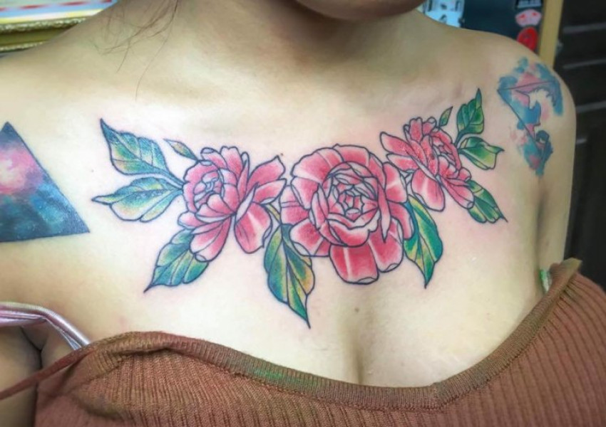 Ужасяващо! Вижте в какво се превърна тази красива татуировка