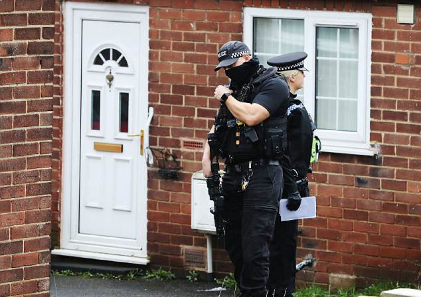 Арестуваха двама терористи, планирали атентат с бомба