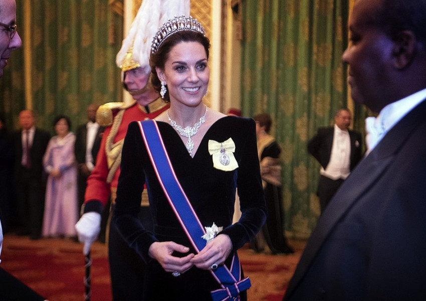 Херцогиня Кейт блести с тиарата на принцеса Даяна
