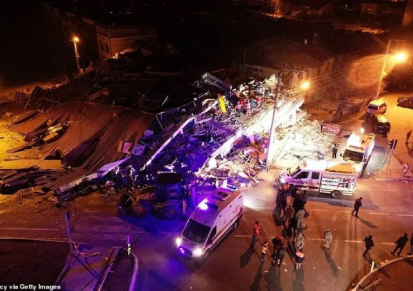 19 жертви на ужасяващо земетресение в Турция