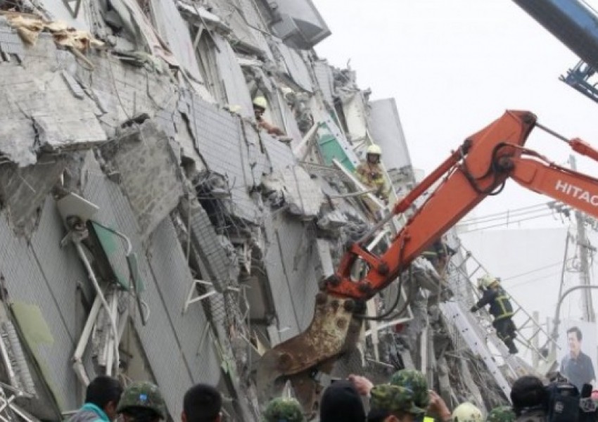 Вижте видео от ужасяващото земетресение в Тайван! (ВИДЕО)