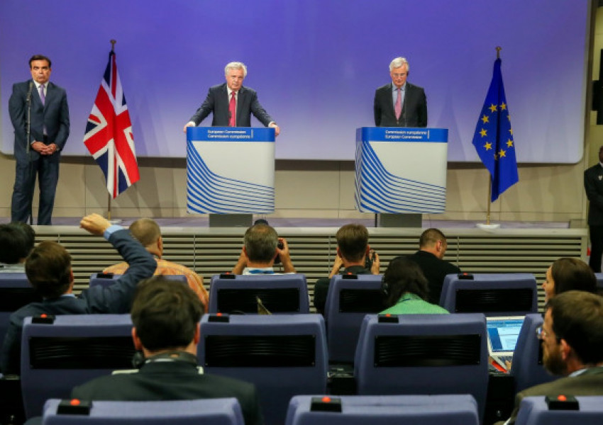 Предупреждение: Стотици хиляди европейци остават без статут след "Беркзит"?