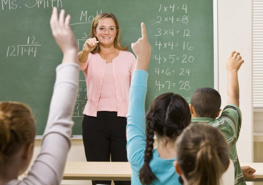 Пращат учители за българите в училищата в чужбина