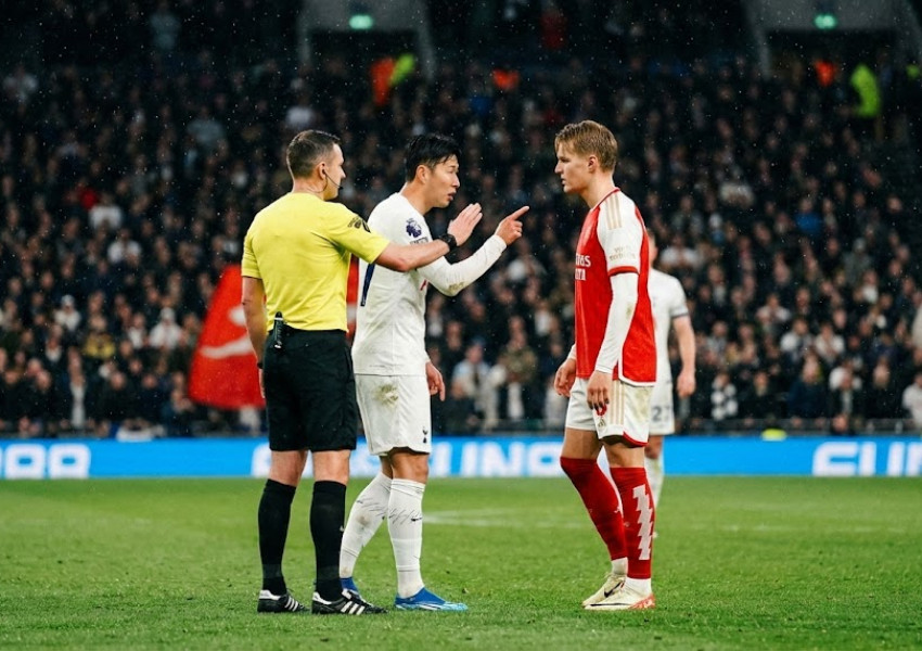 УЕФА започна разследване за расизъм срещу Винисиус Жуниор по време на мача с "Бенфика" УЕФА започна разследване за расизъм срещу Винисиус Жуниор по време на мача с "Бенфика"