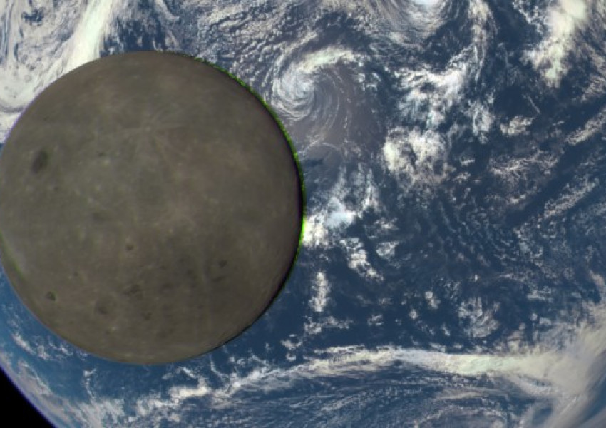 Китай изпрати първите снимки от тъмната страна на Луната!