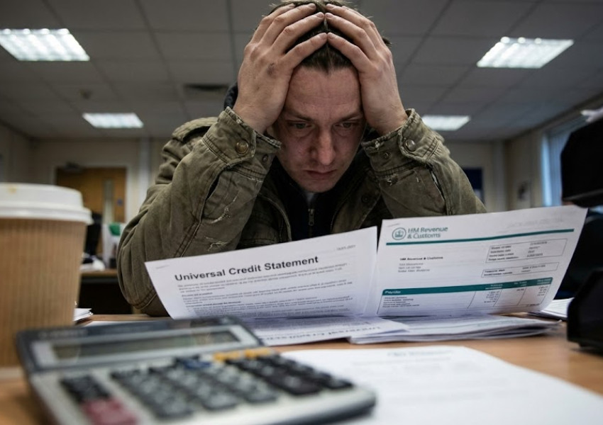 Парадоксът на социалната система: За 6 милиона британци е по-добре да бъдат на помощи от колкото да работят
