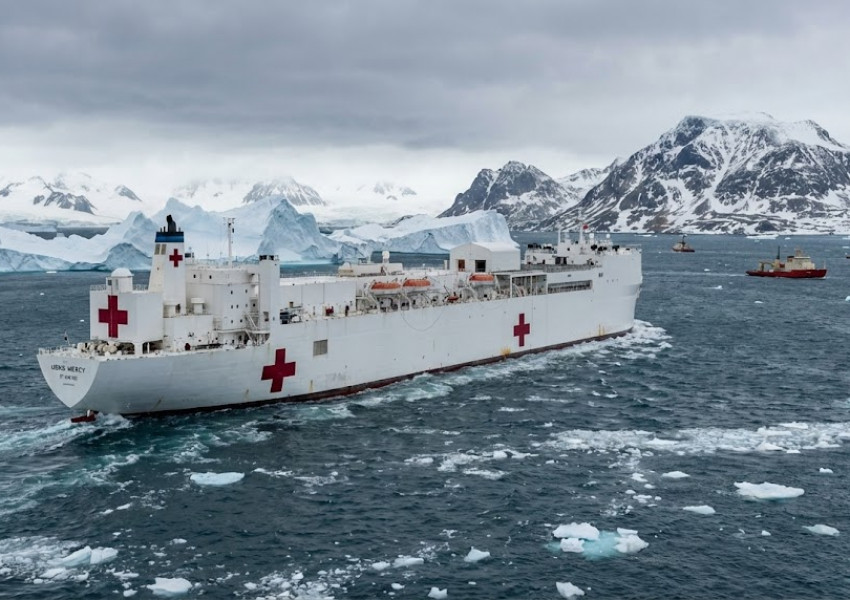 Геополитика в Арктика: Тръмп изпраща "велик кораб-болница" в Гренландия въпреки отпора на Дания