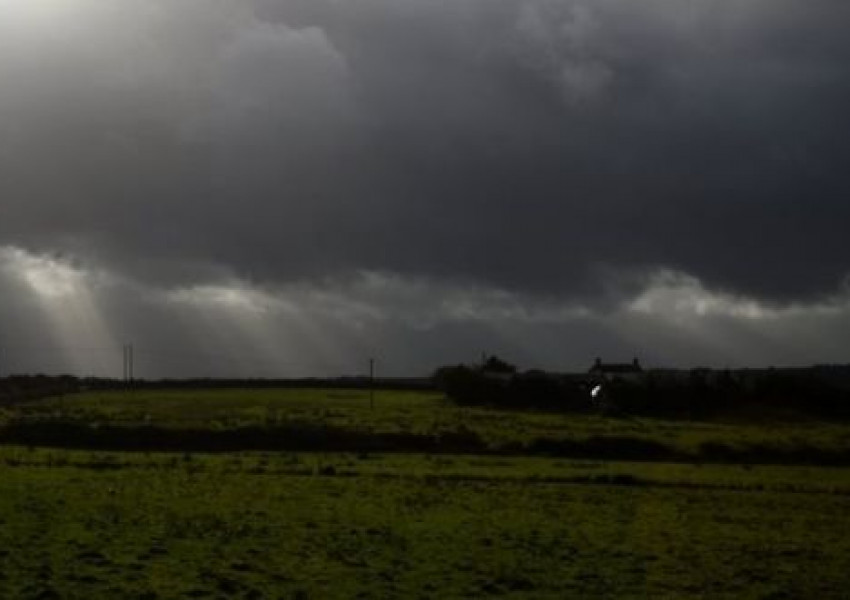 "Червен" код за опасно време за Ирландия!
