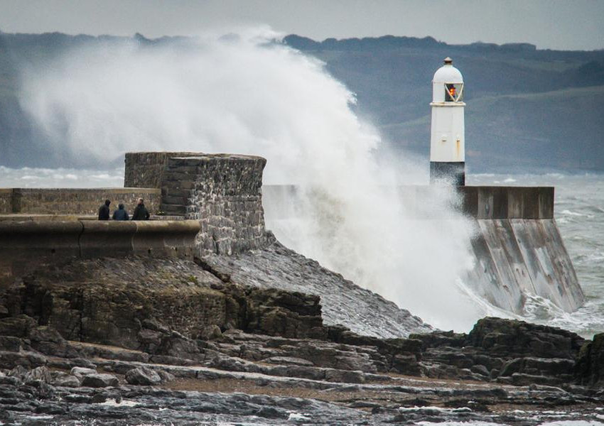Бурята Айлийн удря Великобритания