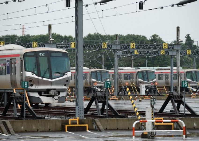 Японска компания се извини: Влакчето ни тръгна 20 секунди по-ранно!