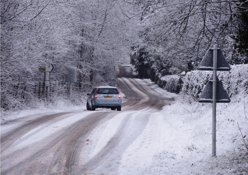 До 12 градуса днес, но дъжд в Англия и мощни ветрове