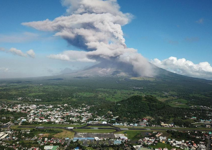 60 000 евакуирани заради вулкана Майон на Филипините