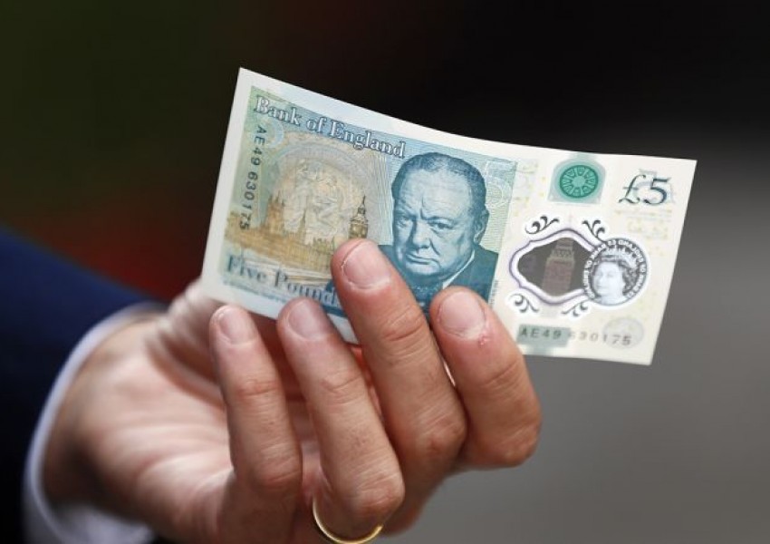 Новите банкноти от £5 се продават по £200 в eBay!
