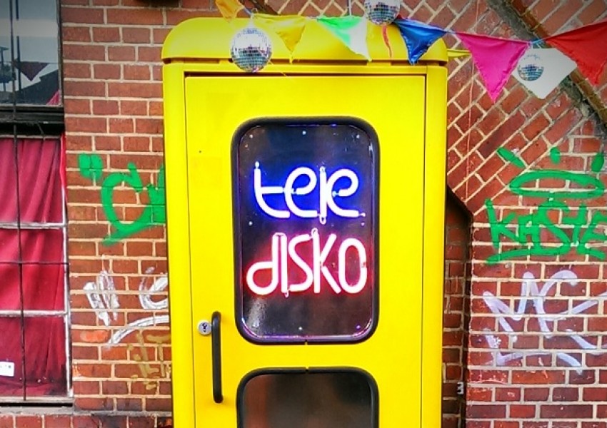 Представяме Ви "Теледиско" – най-малката дискотека в света (СНИМКИ)
