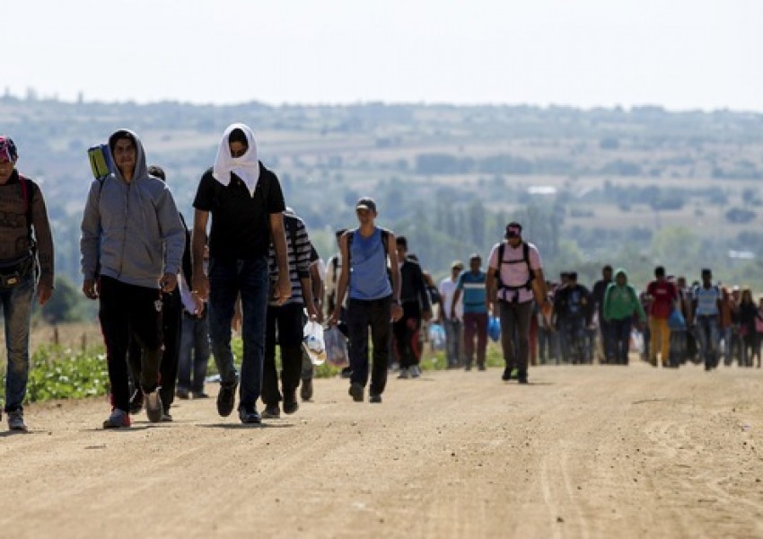 Македония отново отвори границата си за бежанци